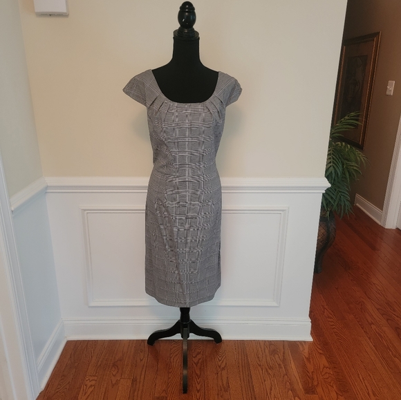 Traces Black and White Dress - Picture 5 of 8